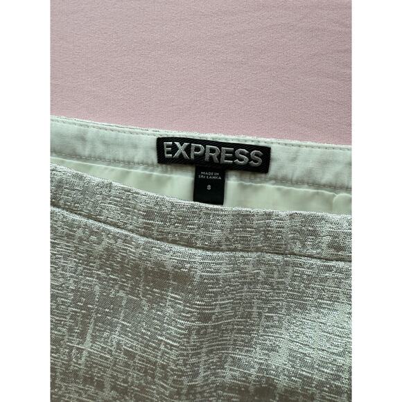 Express Silver Textured Flounce Skirt – Size 8 - Picture 6 of 8